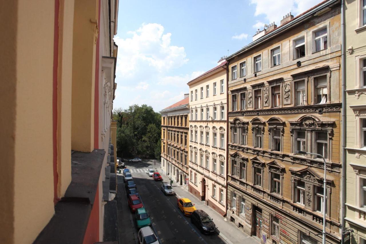Churchill Apartments Praha Bagian luar foto