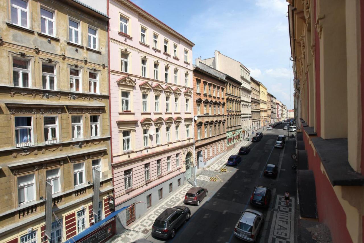 Churchill Apartments Praha Bagian luar foto